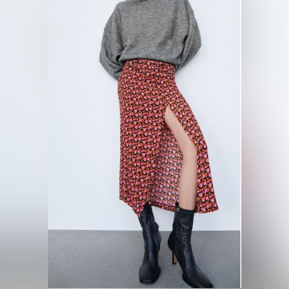 Zara Red A-Line Midi Skirt with Slit